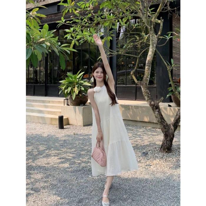 2026 new French lightweight three-dimensional flower neck sleeveless solid color pendulum long dress vacation dress women's summer