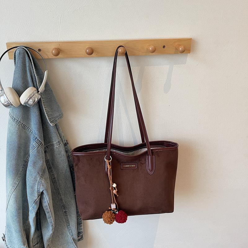 Large Capacity Suede Bag Women's Autumn and Winter 2025 New Versatile Shoulder Bag Casual Work Commuter Tote Bag
