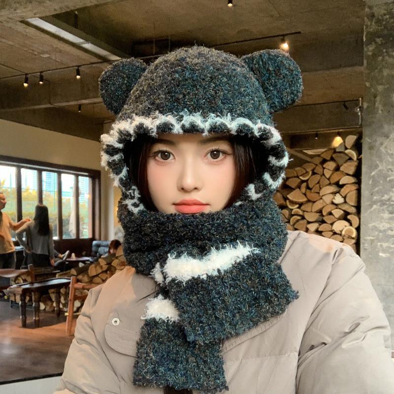 

Cozy Bear Beanie With Neck Warmer For Cold Weather Outdoor Activities
