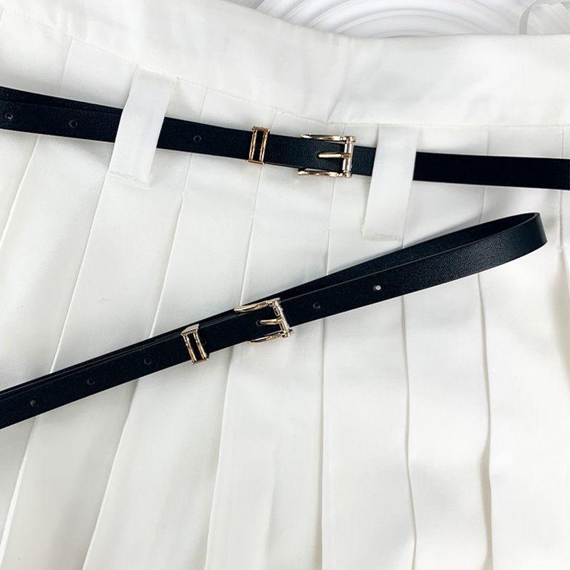 

Простой стильный, но черный полиуретановый ремень для женщин, идеально подходящий для лета и повседневных случаев. Black Standard