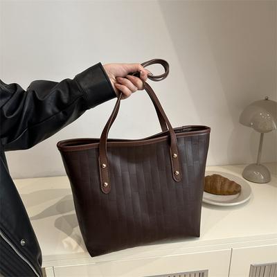 Fashionable Large Capacity Retro Tote Bag Women's Bag New Casual Commuter Bag Fashionable Simple Shoulder Bag