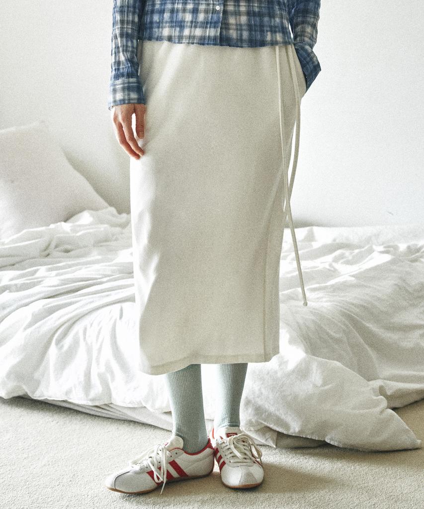 Banwonateullie P3293 Fluffy Midi Skirt_White