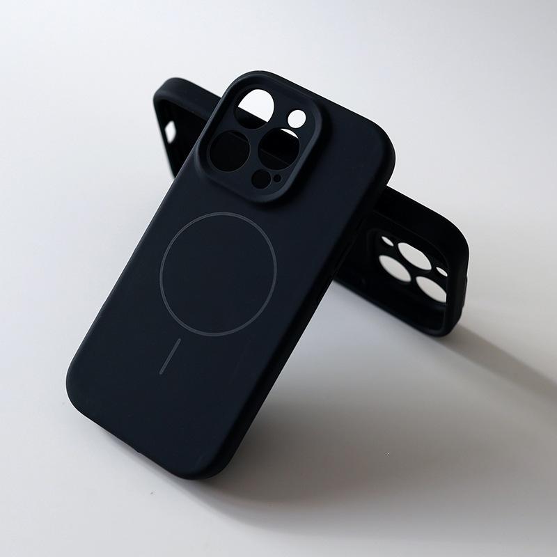 Magnetic liquid silicone case, suitable for iPhone17ProMax mobile phone case, camera button integrated, Apple 16 all-inclusive.