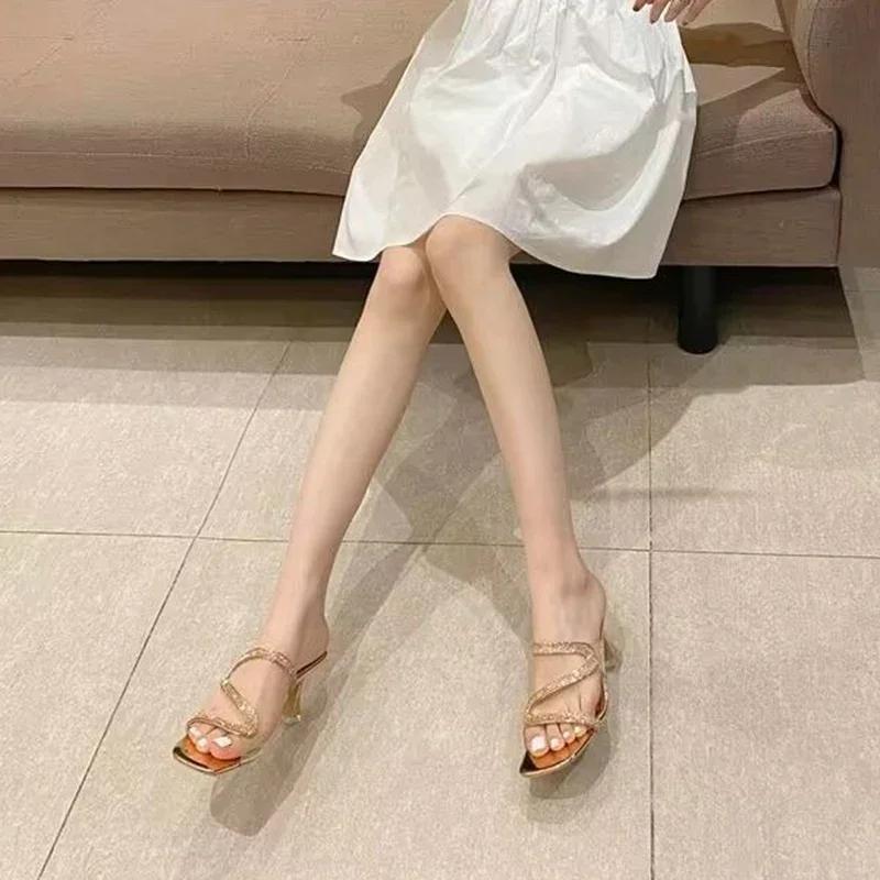 Fashion New Diamond-Shaped Midheel Design Slippers for Women Simple Style Gunmetal Thin Heels Ladies Shoes Office Luxury Shoes Mujer