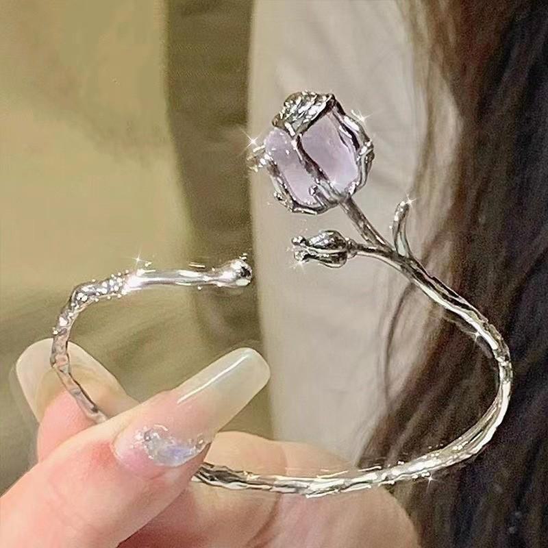 Mädchen Liebesarmband: Elegantes offenes Design, leichter Luxusstil, perfektes Geschenk für Freundinnen, Kollektion 2025