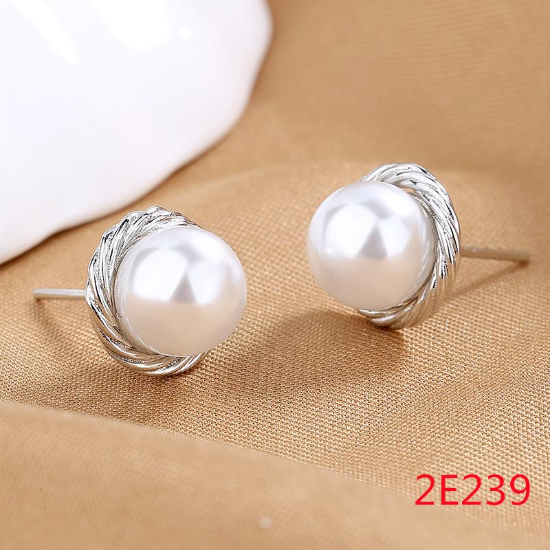 Temperament Light Luxury Design Stud Earrings + Exquisite High-End Earrings Women'S Earrings Customization