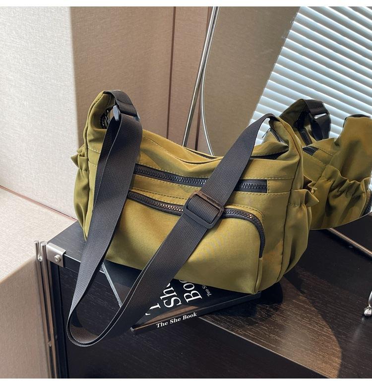 

Canvas bag female Korean version casual large capacity small square bag simple girl street light messenger bag армія зелений колір