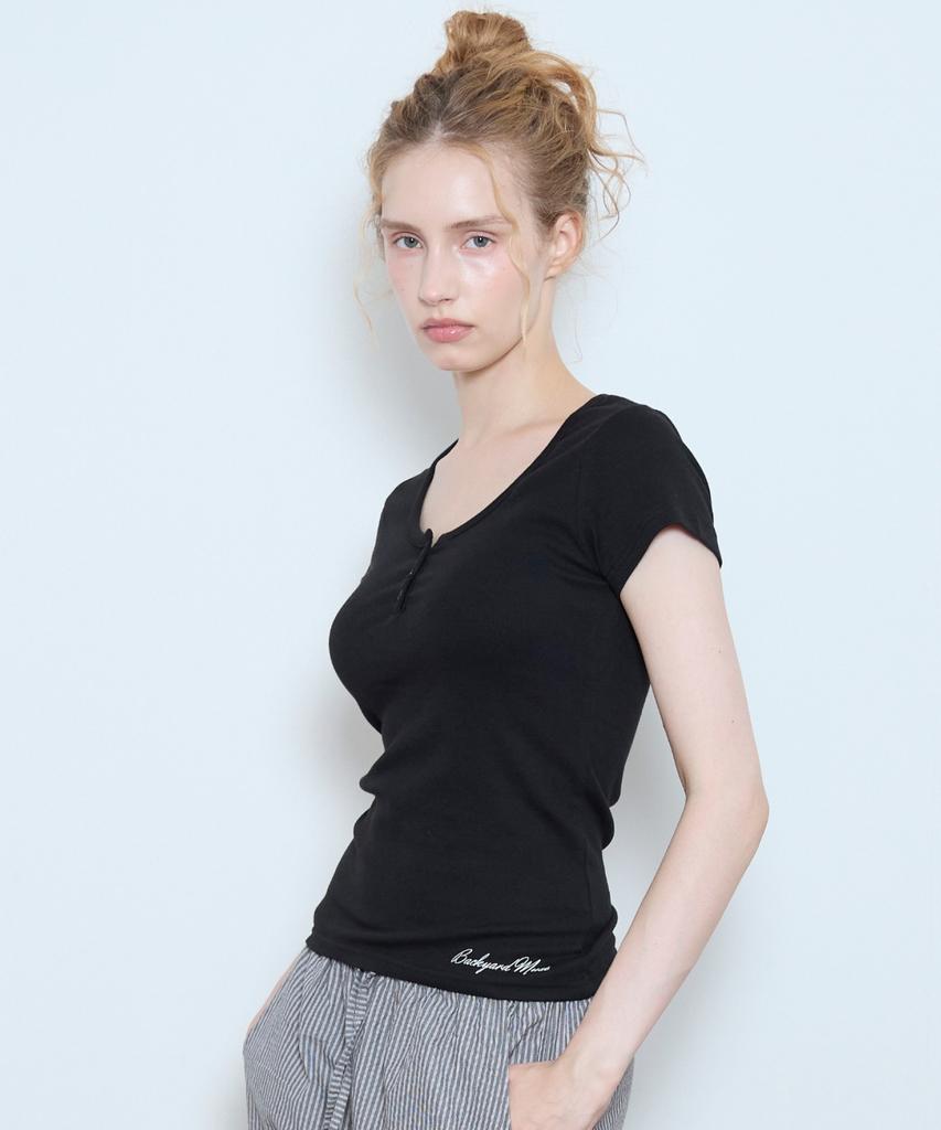 BAEGYADEUMYUJEU Muse Henley Neck T-Shirt (Black)