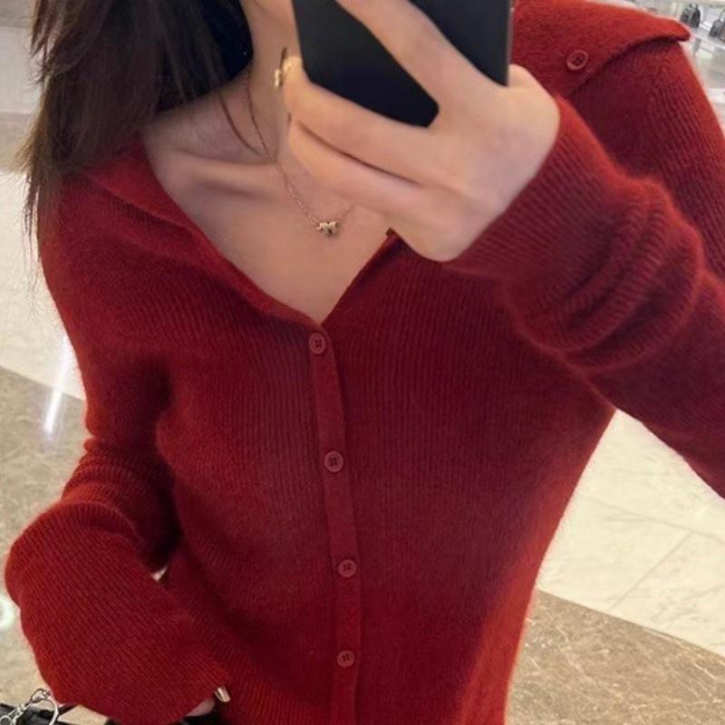 Women's Slim-Fit V-Neck Wool Knit Top: 2024 Autumn/Winter Design, Long-Sleeved and Stylish Base Layer