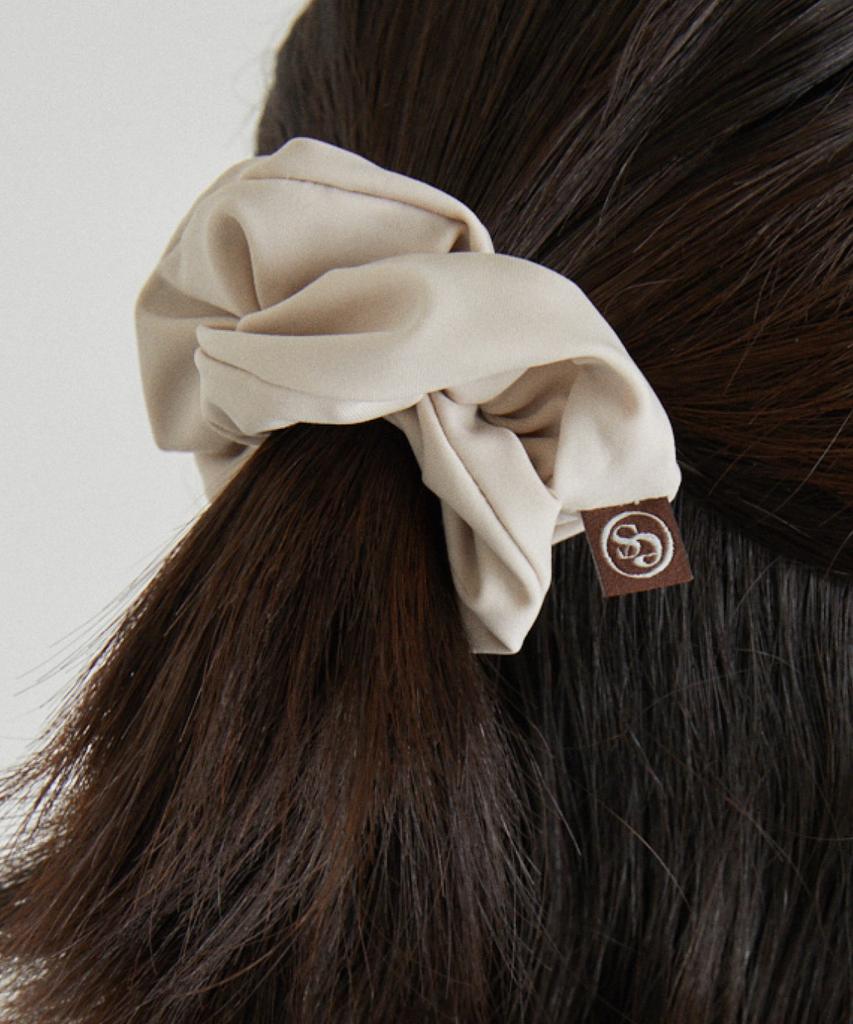 Editable Scenario Active Scrunchie [Beige]