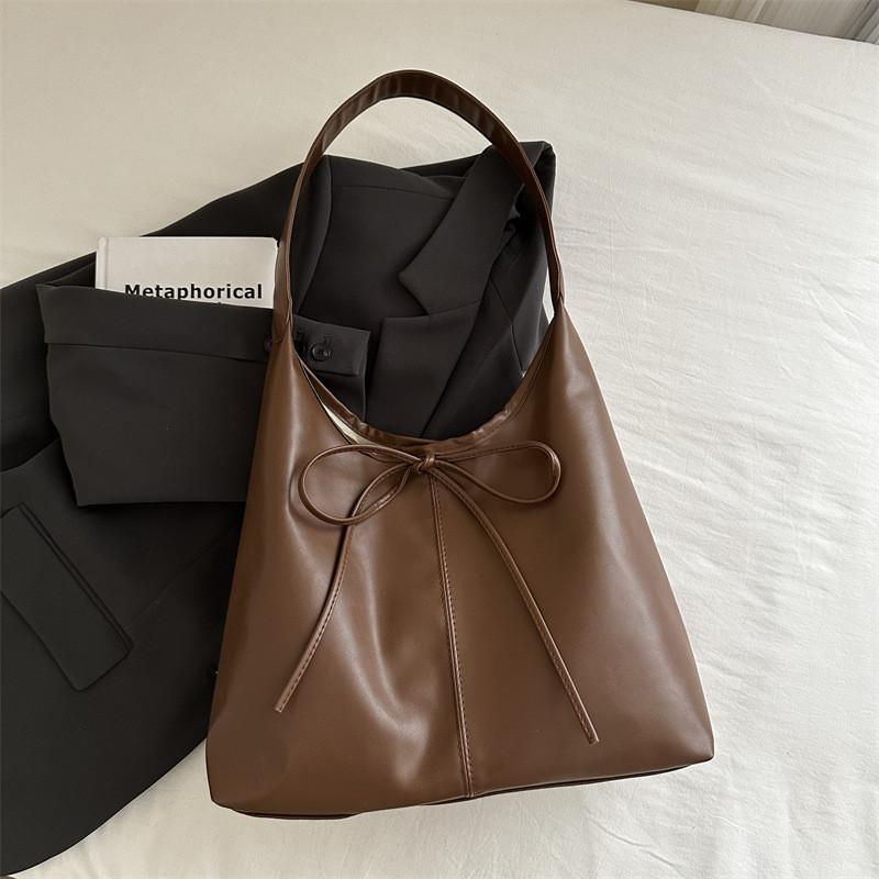 

Stylish Large Capacity Black Fashion Tote Bag For Women Ideal For Casual Commuting коричневий