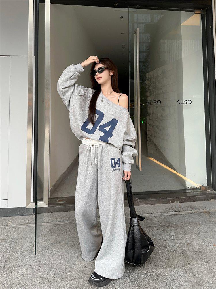 2024 Spring/Fall Women's Asymmetrical Shoulder Digital Print Sweatshirt & Loose Trousers Set