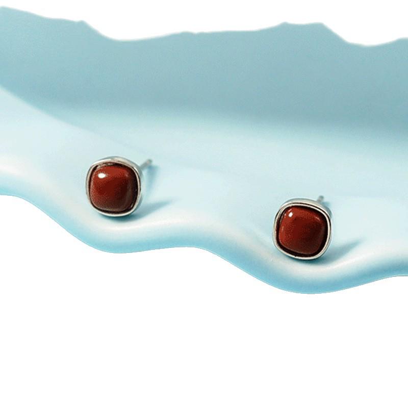 Women's Geometric Red Bean Mini Stud Earrings - Bean Paste Color, Versatile, Simple Niche Design