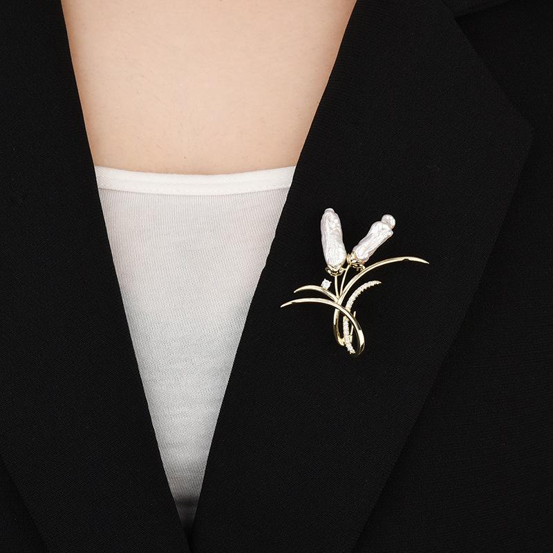 Brooch classyniche stylefashion zircon freshwater pearl elegant corsage high-end easiest for match suit shawl