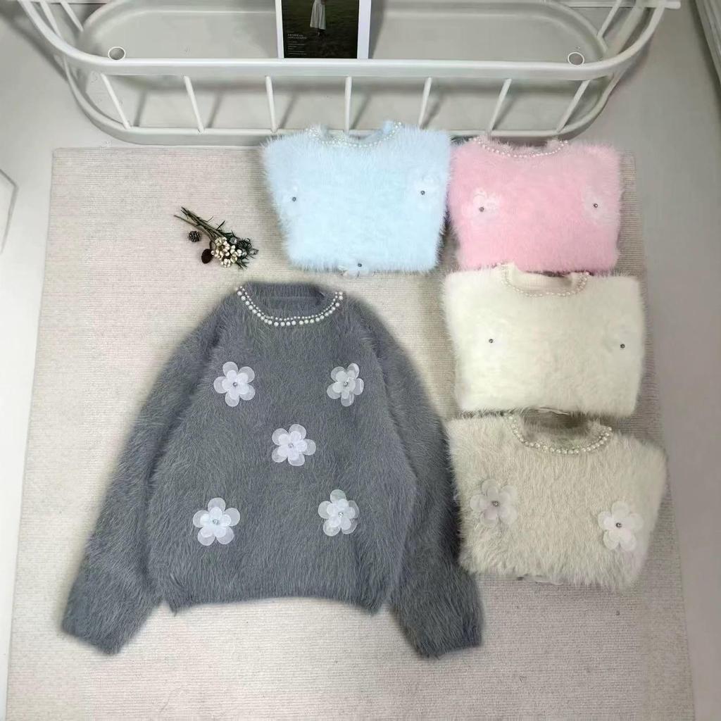 2026 Autumn/Winter Women's Loose Knit Sweater with 3D Flower Design
