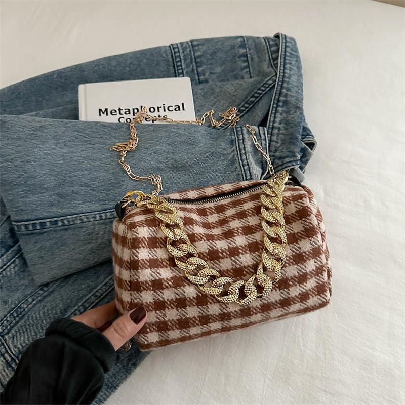 Stylish Korean Color Block Handbag For Women 2024 Spring Vintage Fashionable Woolen Plaid Crossbody Bag In Red And Black