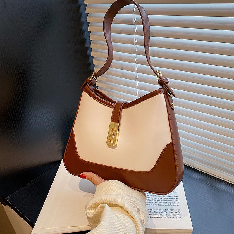 

European & American Fashion Women s PU Shoulder Saddle Bag with Textured Lock Design коричневый