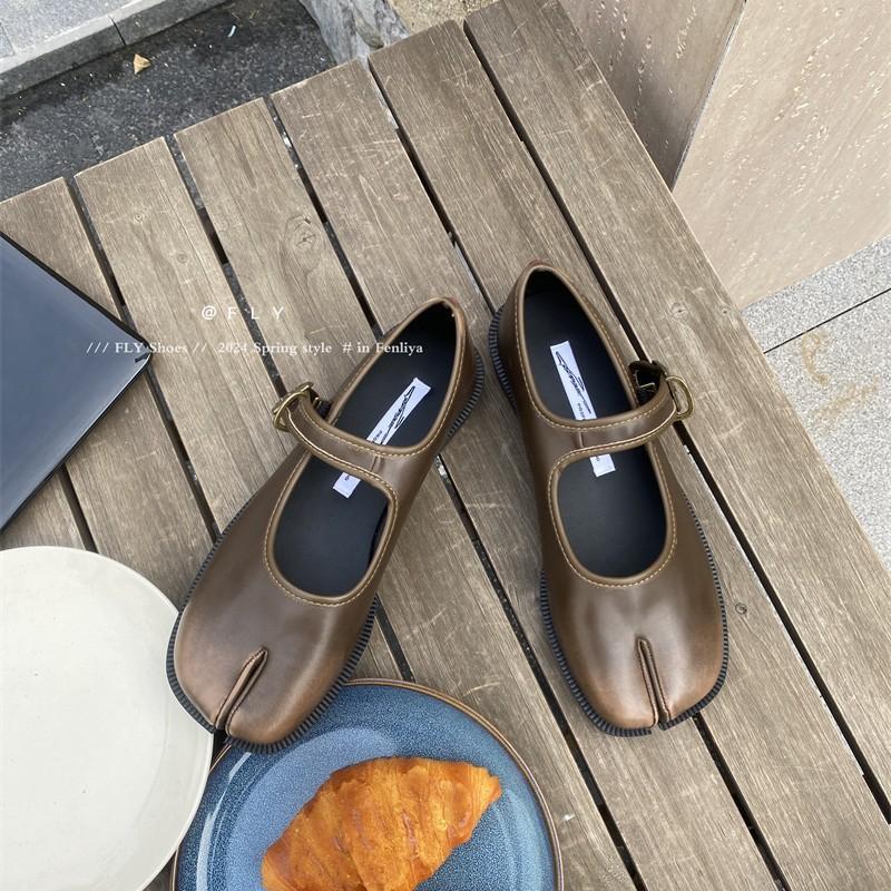 Fashion IPPEUM Women Tabis Shoes Mary Janes 2025 New Black Brown Split Toe Ballet Flats Ballerina Shoes Buckle