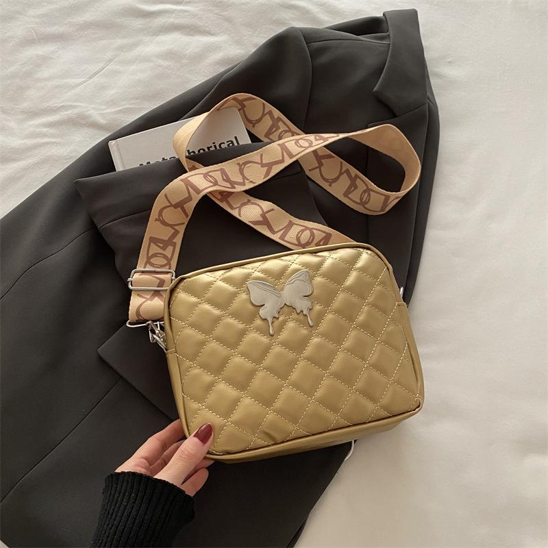 Textured Bag Women's 2025 Spring New Commuter Retro Simple Diamond Embroidered Thread Wide Shoulder Strap Messenger Bag Small Square Bag