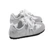 Globale Ballett-Trainingsschuhe mit flachem Boden für Damen 2025 neu Frühling Casual Schmetterling Grau Nischen-Board-Schuhe KMXFX8097