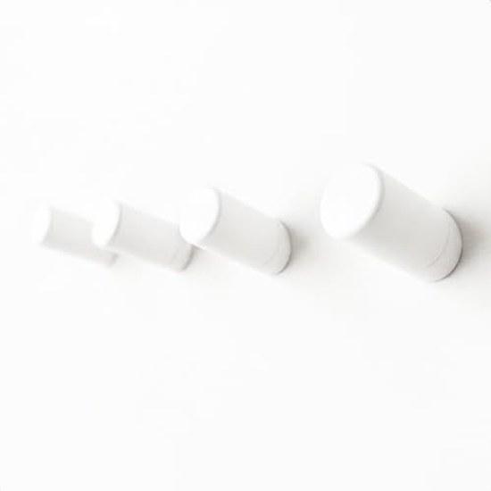 Minimal wall-mounted hooks Miagereba Sora wall 4-piece set Less likely damage rental walls Stylish Scandinavian floating storage Gypsum board pins Hat