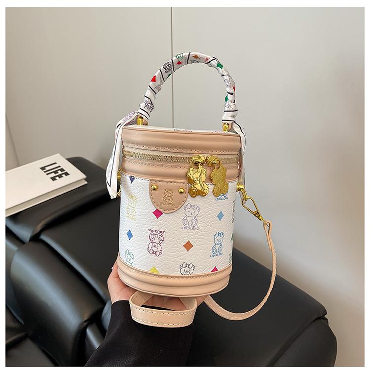 

Bag women s bag new fashion retro bear portable shoulder messenger bag fortune bucket білий