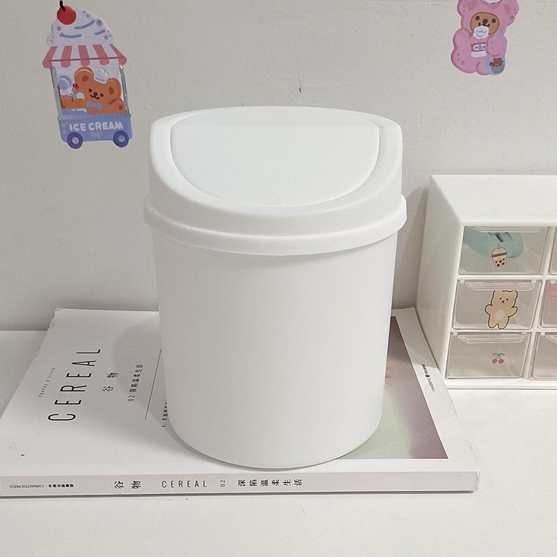 

Mini Desk Trash Can with Lid Swing-Lid Countertop Garbage Bin Small Table Top Plastic Covered Waste Basket for Home Office Desk білий
