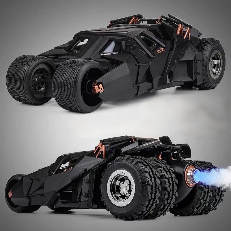1/24 Classic Movie Car 2008 Batmobile Alloy Bat Sports Car Model Metal Racing Combat Vehicles Model Sound and Light Kid Toy Gift