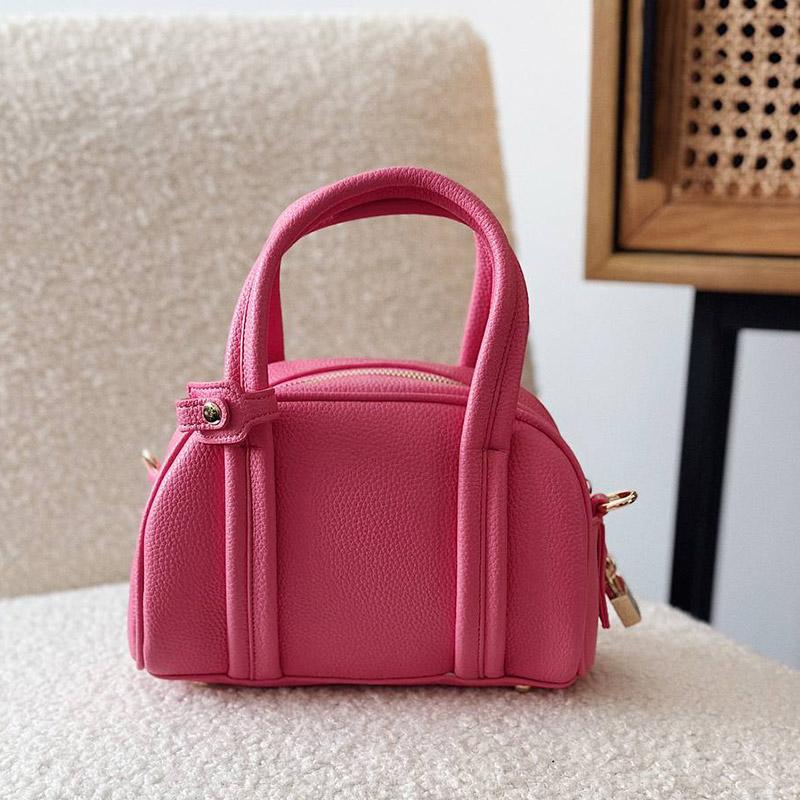 Высокие женские сумки-тоут в форме подушки — фото 6