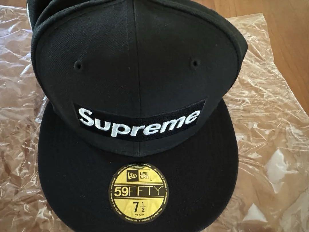 

[USED] Supreme Money Box Logo New Era 7 1/2 with tag