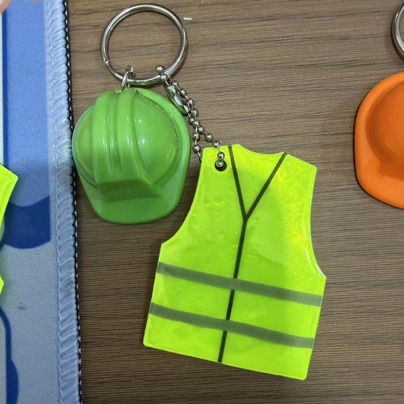 1Pc Creative Vest And Safety Helmet Shaped Keychain Night Travel Reflective Warning Sign Pendant For Backpack Accessories
