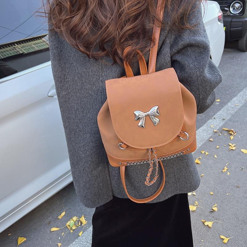 

Маленький женский рюкзак 2025 новый высококлассный нишевый летний дорожный модный рюкзак 25*10*24 коричневый