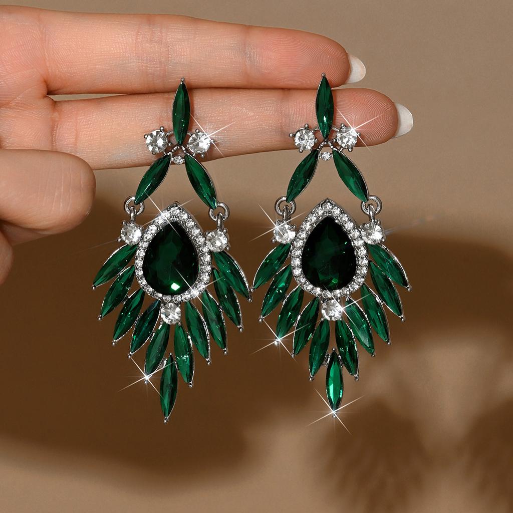 Leichter Luxus Palast Strass Hohl Ohrringe Damen Übertrieben High-End Ohrstecker Nische Design Personalisierte Ohrringe