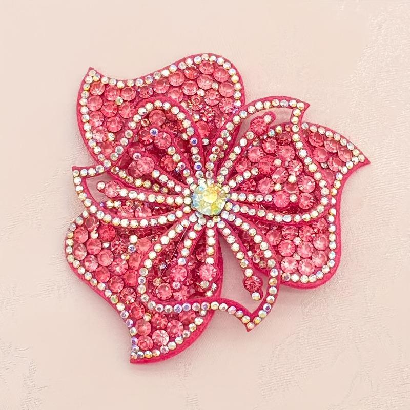 A New Style Six-petal Flower with Hot-fix Rhinestones and Sequins, a DIY Patch for Decorating Shoes, Hats, and Clothing Accessories