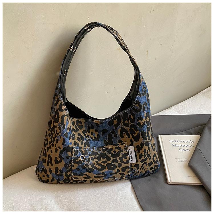

Leopard print bag women s armpit bag 2025 autumn and winter new Korean version shoulder bag large-capacity commuter bag class tote bag