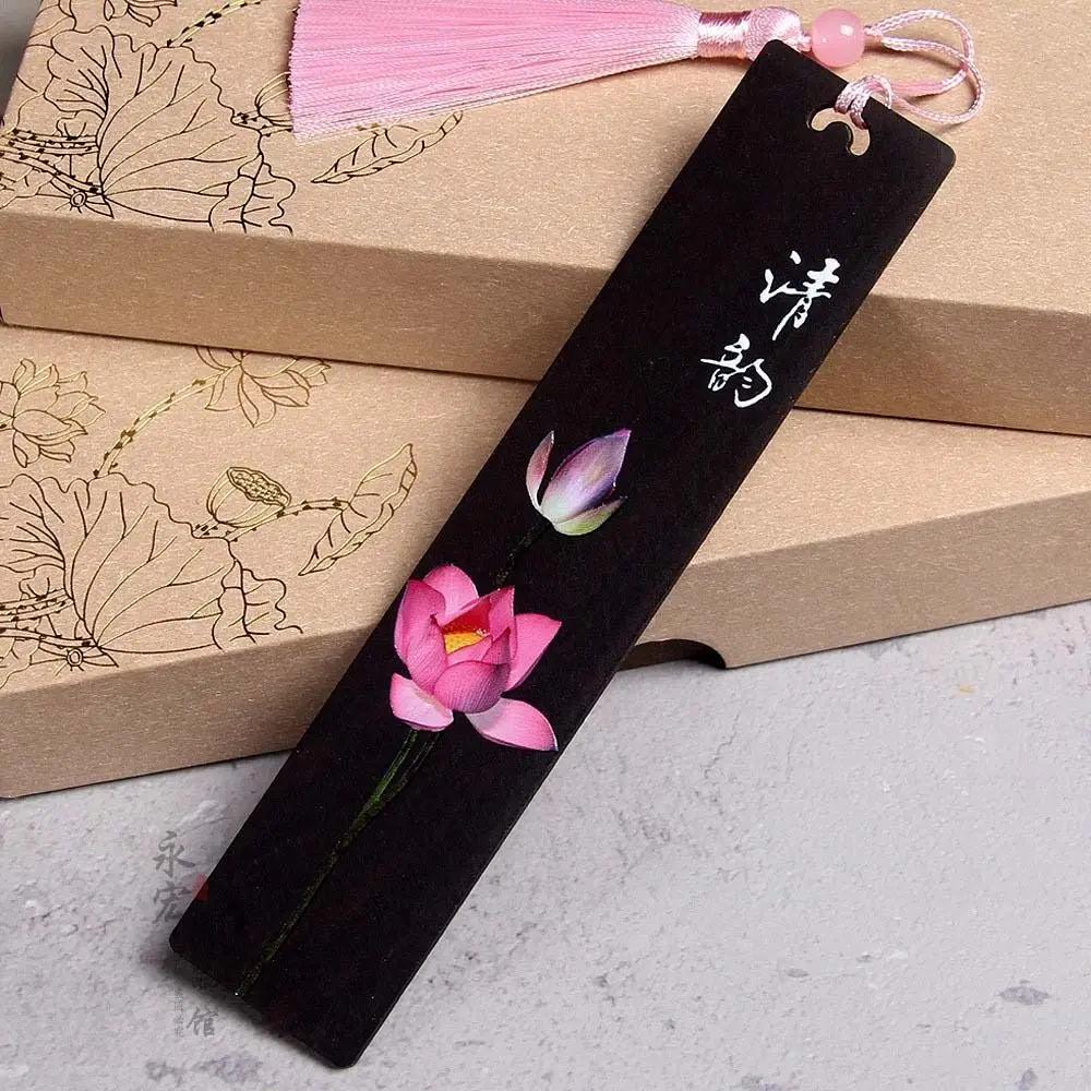 

Retro Carving Ebony Bookmark Chinese Style Color Painted Bird Flower Book Clip Pagination Mark Stationery School Office Supplies