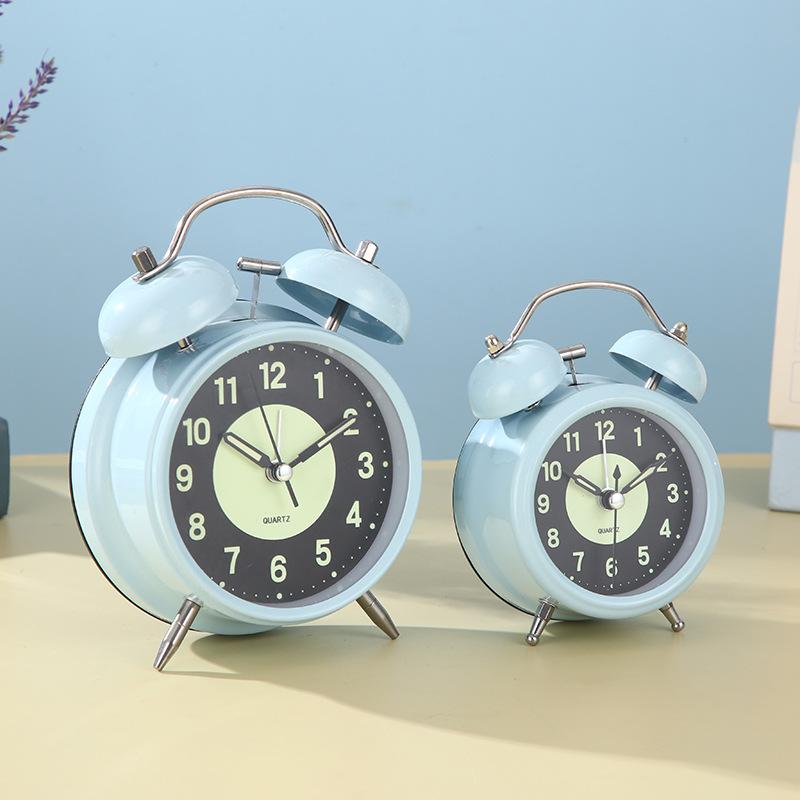 Luminous Metal Silent Alarm Clock, a Battery-Powered Clock for Children's and Students' Bedrooms, Bedside, and Gifts