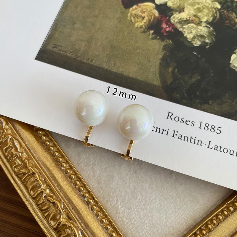 Korean Children's High-Gloss Pearl Luxury Necklace - Elegant Girl's Niche Clavicle Chain