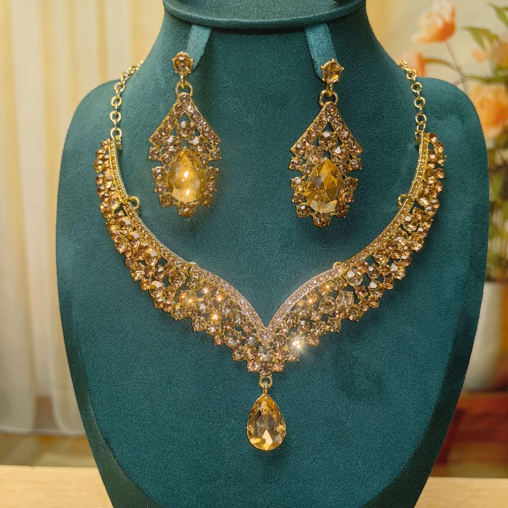 Women's European & American Wedding Evening Jewelry Set: Necklace, Earrings, Bracelet