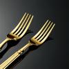 Zlaté nerezové příbory, dárkové sady pro hosty, stolní nádobí s římskou rukojetí, nože, vidličky, lžíce, špachtle na dorty, kuchyňské potřeby do restaurace