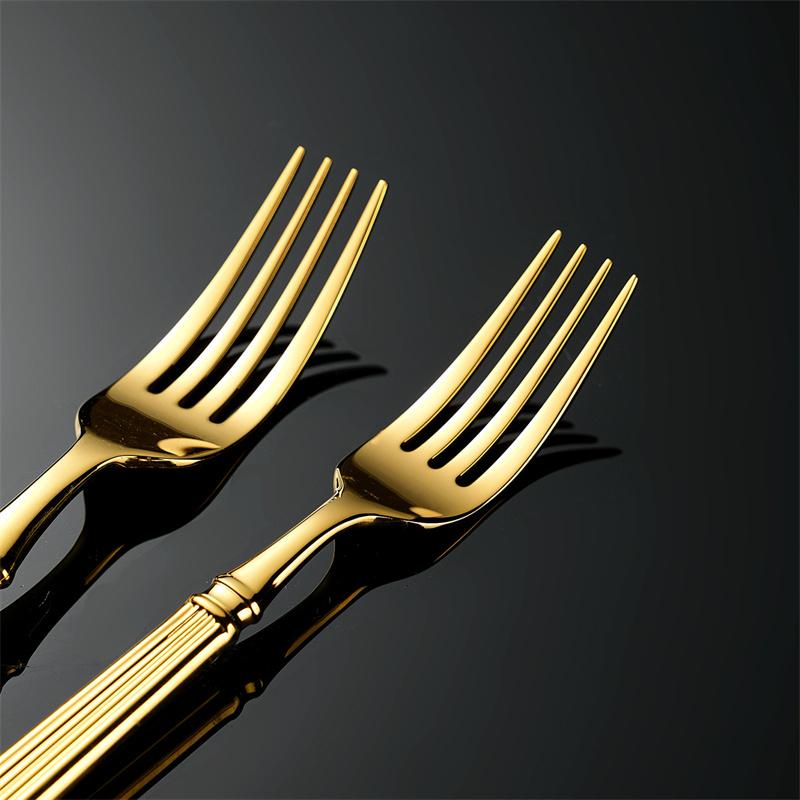 Zlaté nerezové příbory, dárkové sady pro hosty, stolní nádobí s římskou rukojetí, nože, vidličky, lžíce, špachtle na dorty, kuchyňské potřeby do restaurace