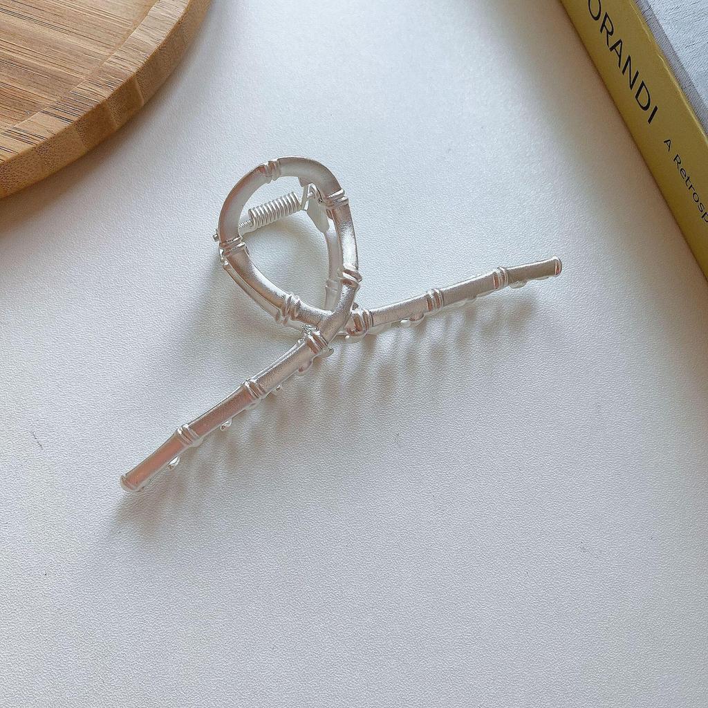 Korean Pearl Rhinestone Hair Clip - Fashionable Women's Accessory