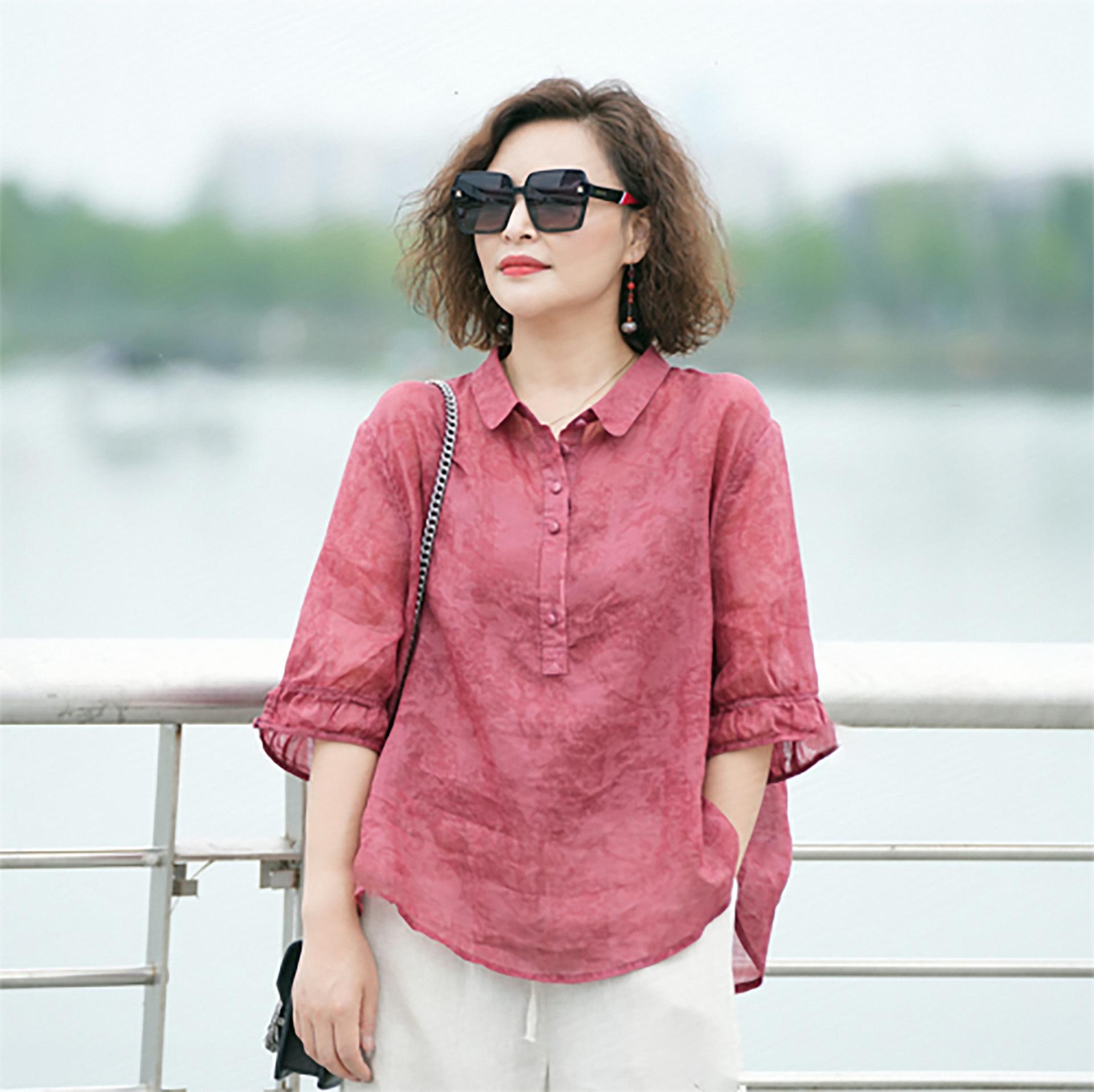 

Елегантна жіноча ретро-жакардова блуза – приталена блуза з рукавом до середини ліктя та відкладним коміром L brick червоний колір