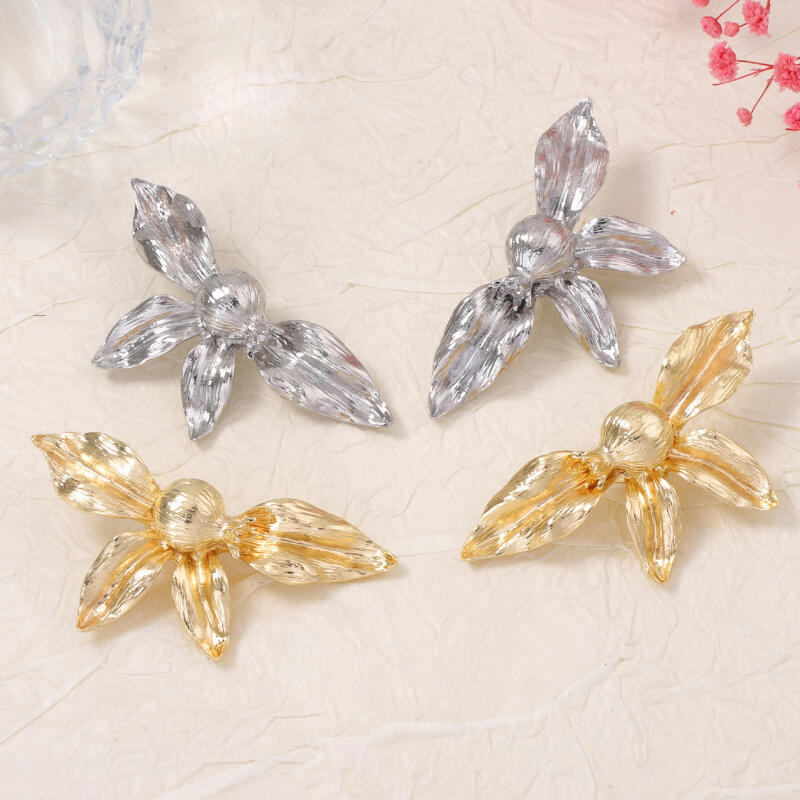 Retro Personalized Alloy Large Flower Earrings for Women Ladies Exaggerated Unique Texture Petal Drop Earrings Jewelry Wholesale