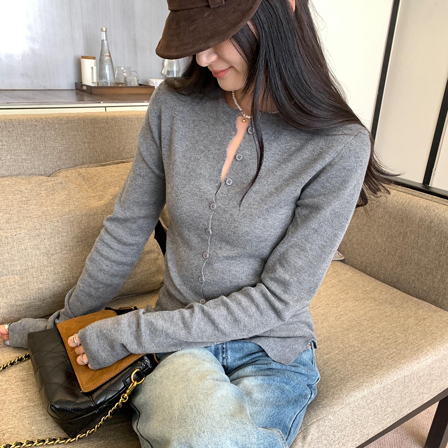 Women s Autumn/Winter 2025 Red Cardigan Sweater Coat - Stylish Knit Top Medium серый