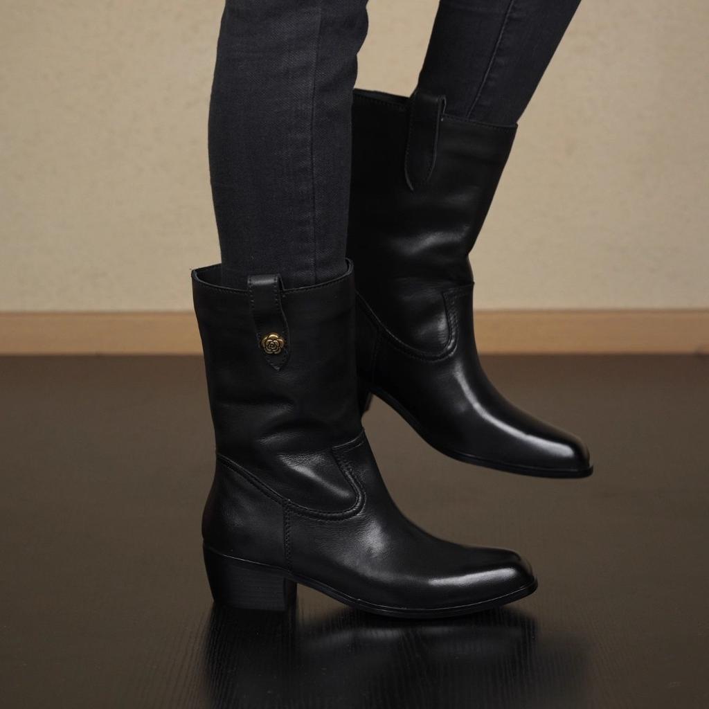Cowhide Version Retro French Elegant Wind Camellia Square Head Fashion Boots Simple Daily Thick Heel Commuting Sleeve Short Boots