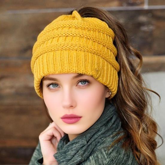 Women's Ponytail Hat Winter Warm Knitted Hat with Ponytail Tail Hole Soft Stretch Cable