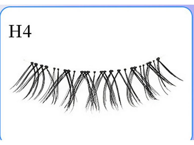 

Natural One-Piece False Eyelashes - Whole Cluster and Subtle Flame Design.