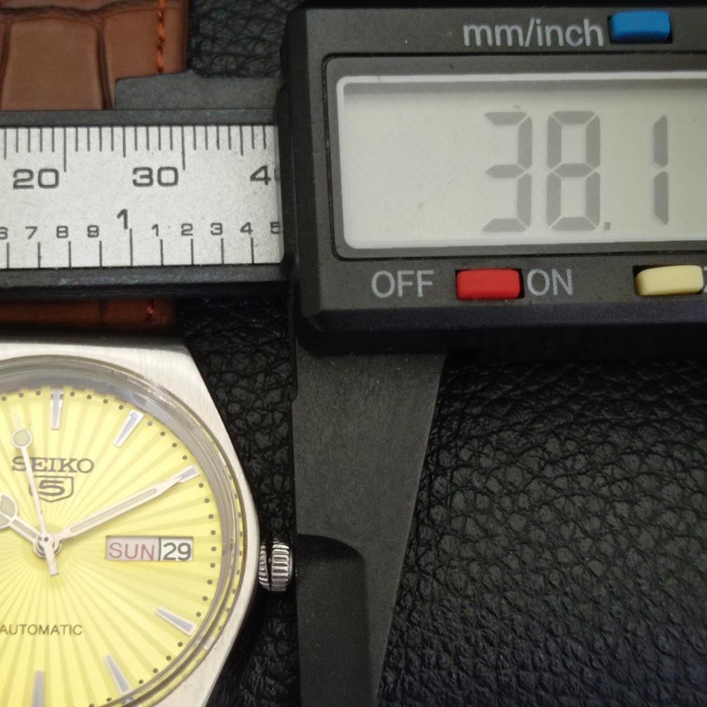 JAPAN VINTAGE SEIKO 5 AUTOMATIC 6309A MENS GOLDEN COLOR DIAL WATCH A701638-5 R206c-a701638