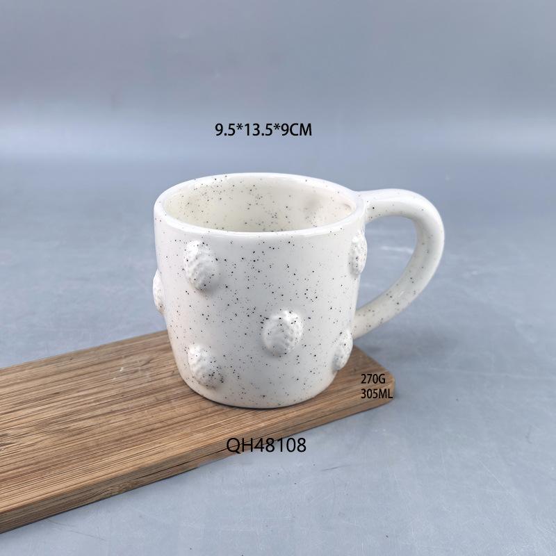 

Creative Ceramic Relief Strawberry Spray Dot Mug High-looking Ins Style Ceramic Handmade Cup Ceramic Crafts 300ml